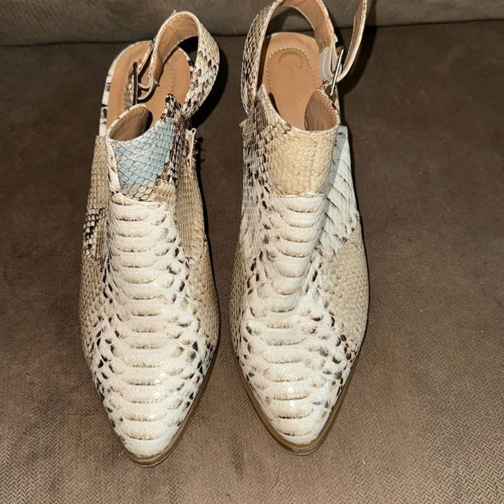 Like new Comfort booties